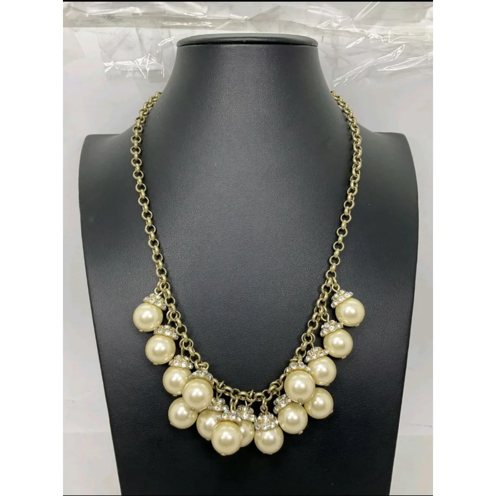 NWT J.Crew Faux Pearl & Rhinestone Cluster Necklace – 19"